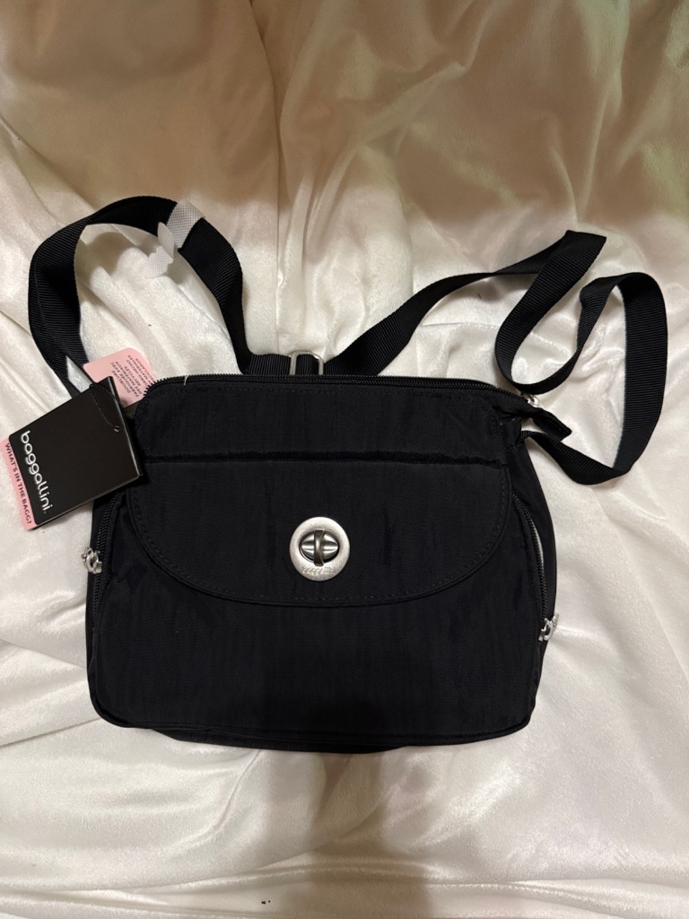 Baggallini Black Cali Crossbody with Turnlock Front Flap
